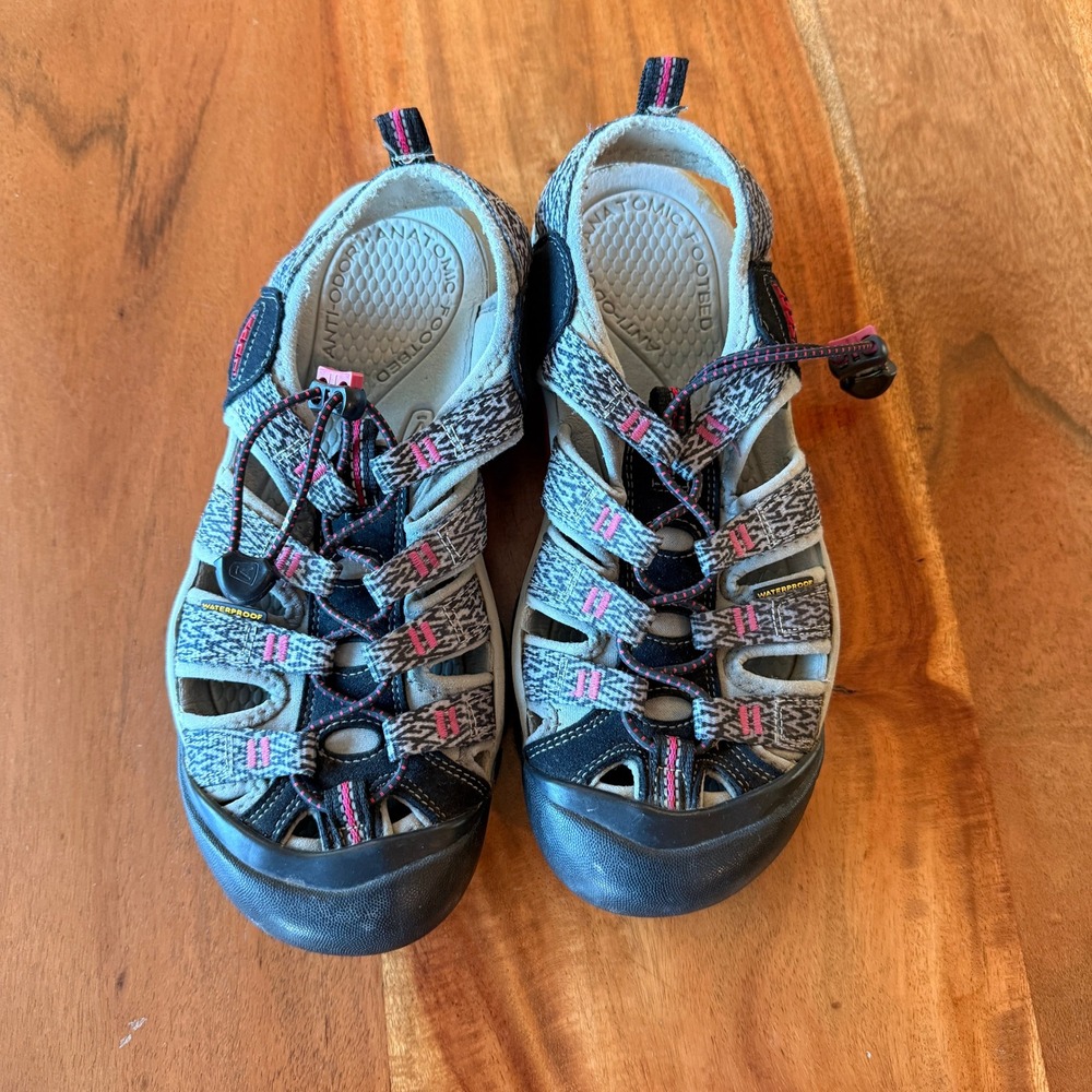 Keen Women's Gray/Pink/Black Newport H2 Waterproof Hiking Sandals Size 7.5